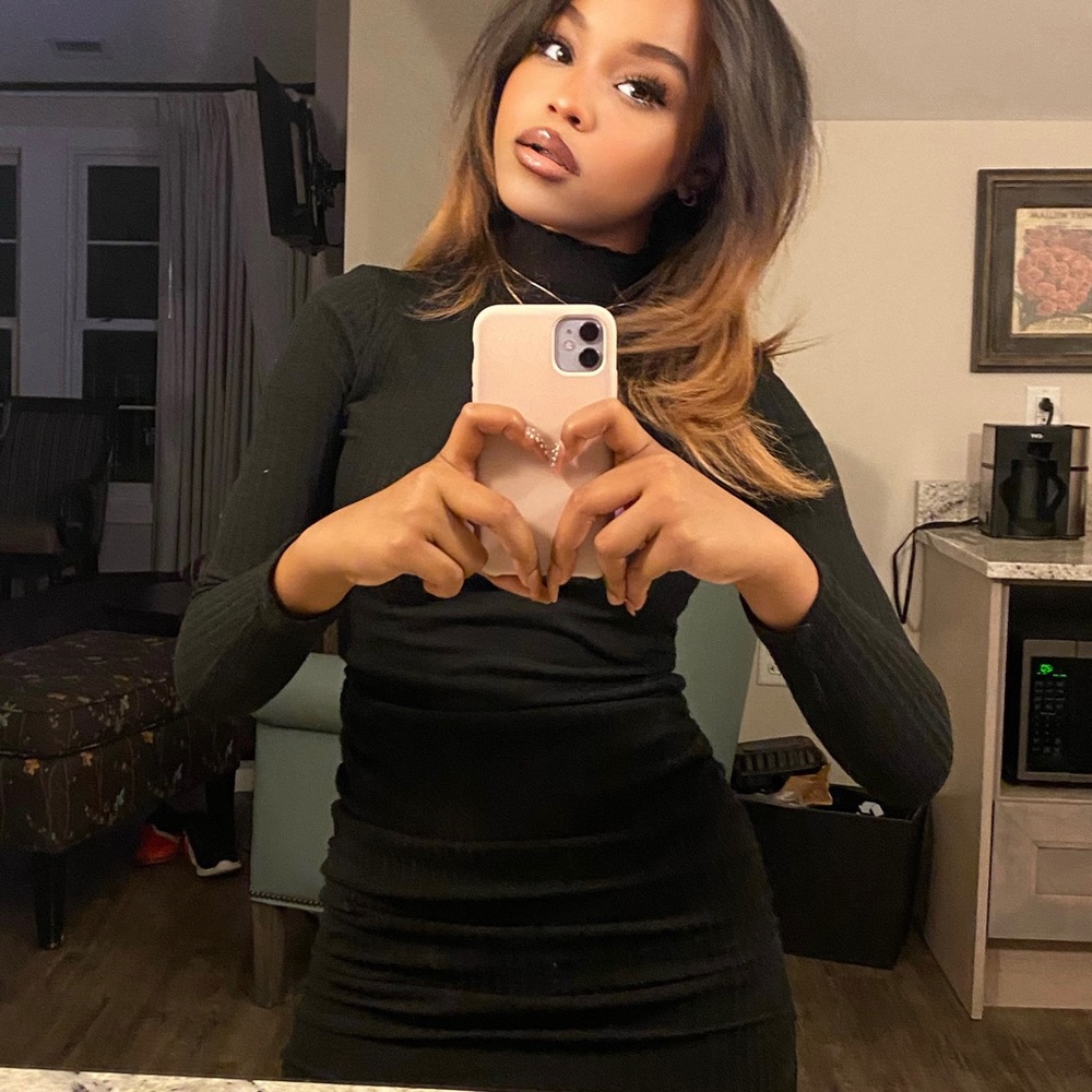 Black, Slim Beautiful dress!